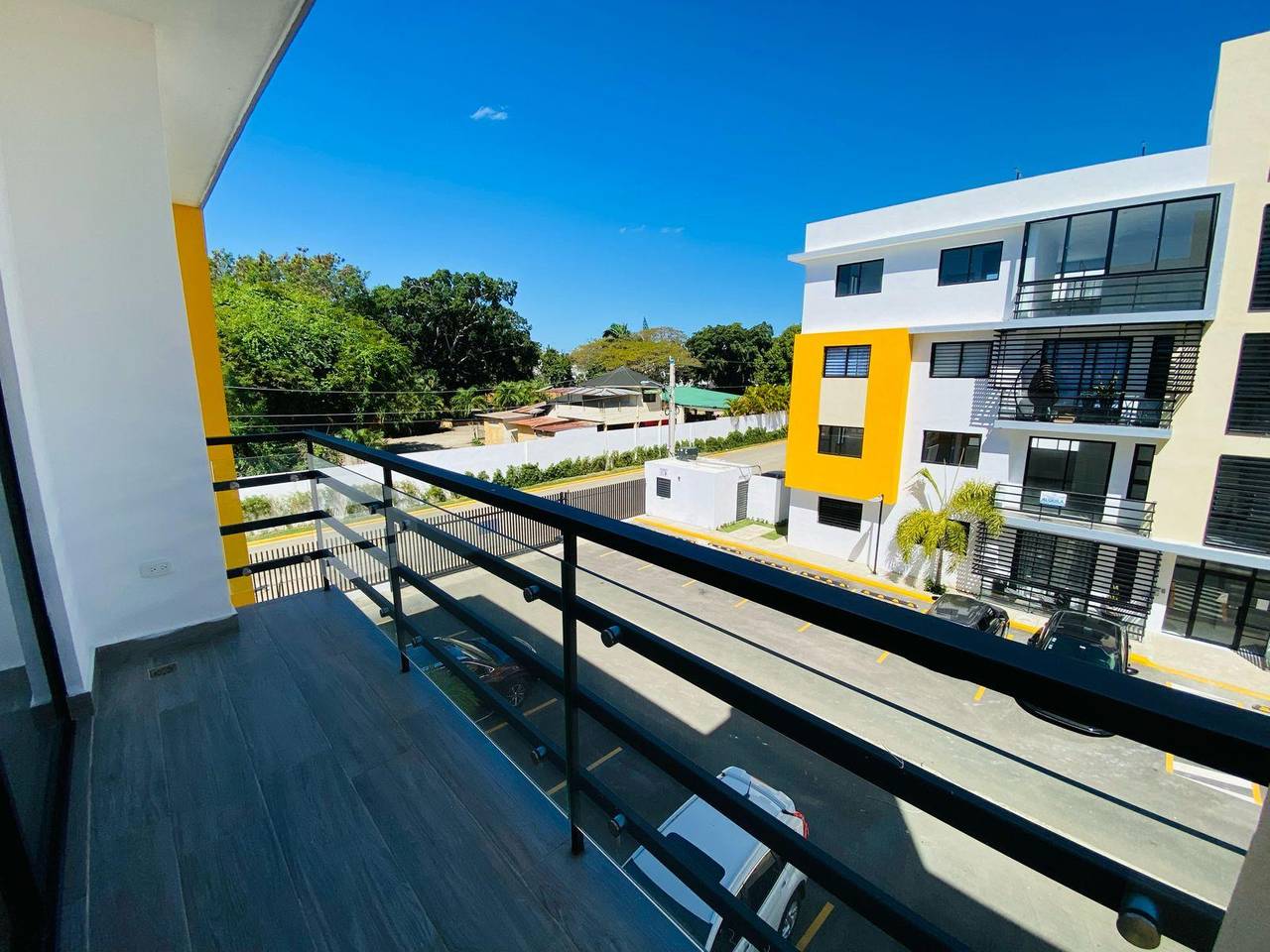 Apartamentos Listos para Estrenar con 3 Habitaciones de Venta en la Carretera Don Pedro!