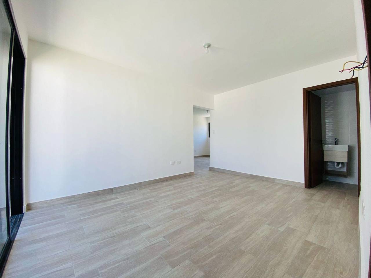 Moderno Apartamento Primer Nivel con Patio Privado de Venta en Proyecto con Piscina y Terraza Amueblada en Don Pedro!