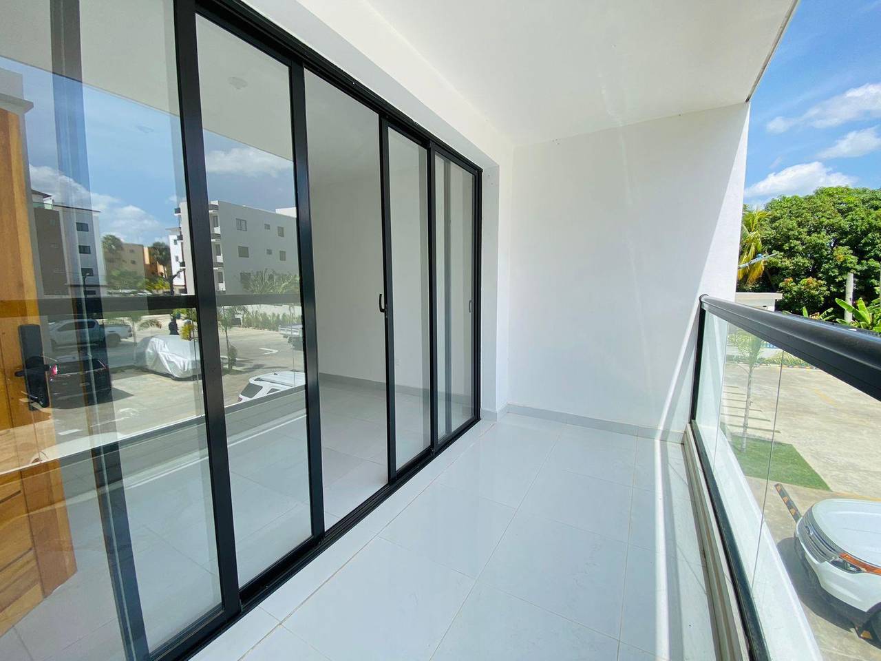 Grandiosos Apartamentos Nuevos con 3 Habitaciones, Piscina y 2 Parqueos de Venta en Los Llanos de Gurabo!