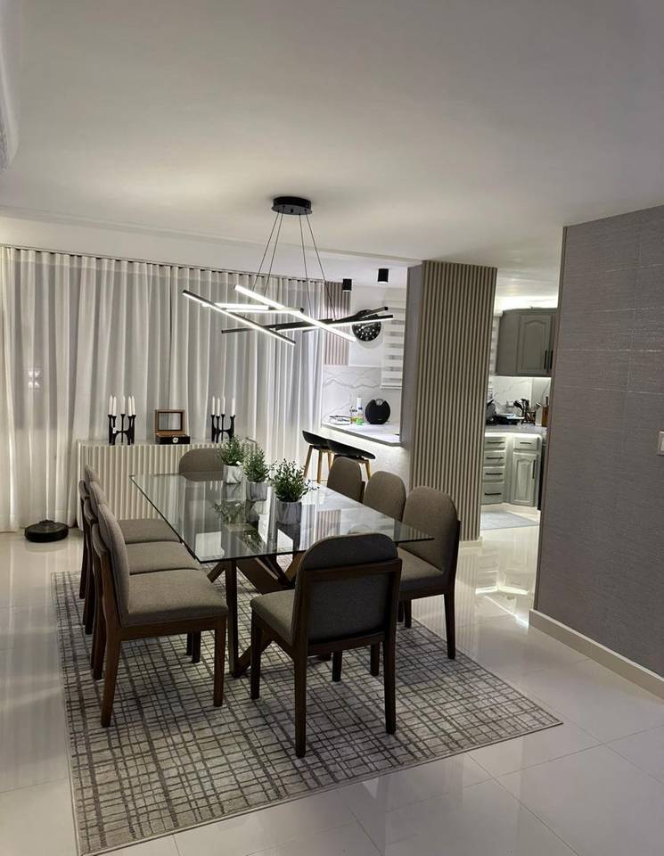 Céntrica y Moderna Casa de 4 Habitaciones con Estar Familiar tipo Terraza de Venta en el Dorado I!