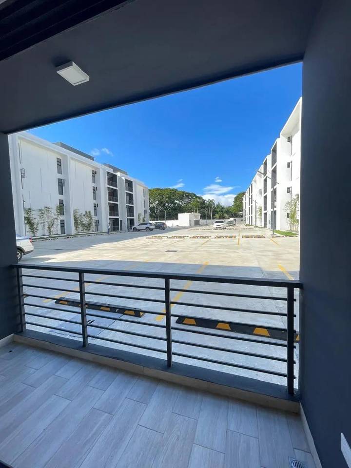 Moderno Apartamento Primer Nivel con Patio Privado de Venta en Proyecto con Piscina y Terraza Amueblada en Don Pedro!