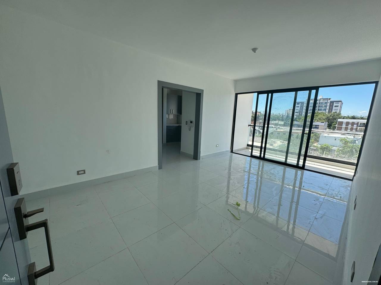 Apartamentos Nuevos de 3 Habitaciones con Rooftop, Gimnasio y Jacuzzi de Venta en la Urb. Thomen, Av. Hispanoamericana!