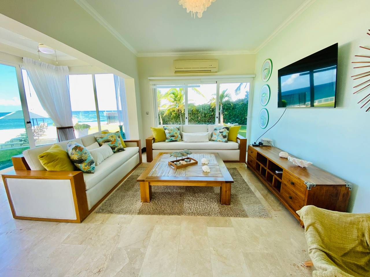 Apartamento Primer Nivel con Vista al Mar de Venta frente a Playa Semi-Privada de Sosúa!