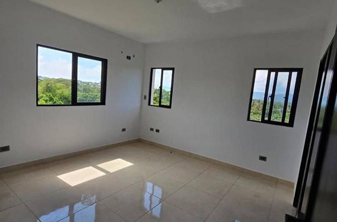 Bello Apartamento en venta en 2do nivel, Avenida Hispanoamericana, Santiago