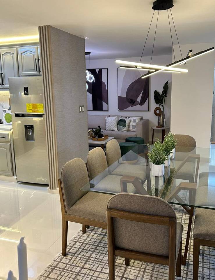 Céntrica y Moderna Casa de 4 Habitaciones con Estar Familiar tipo Terraza de Venta en el Dorado I!