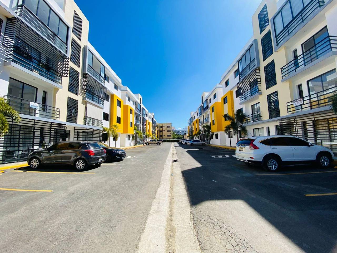 Apartamentos Listos para Estrenar con 3 Habitaciones de Venta en la Carretera Don Pedro!