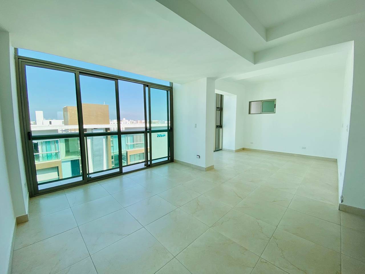 Apartamento Último Piso con 3 Habitaciones, Piscina, Gimnasio y Area Infantil de Venta en Jardines del Este!