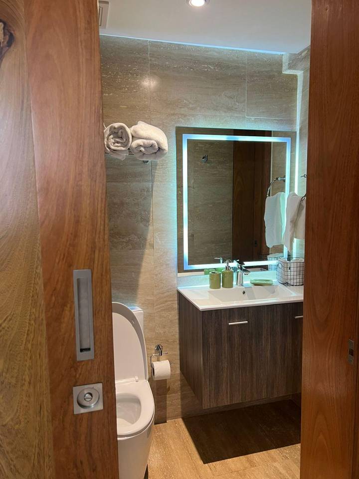 Espectacular apartamento amueblado de 2 habitaciones en Venta, Playa Dorada.