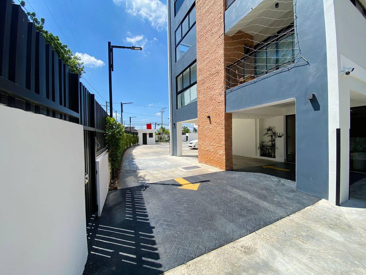 Modernos Apartamentos de 3 Habitaciones con Area Social Amueblada y Gimnasio Equipado de Venta en Los Llanos de Gurabo!