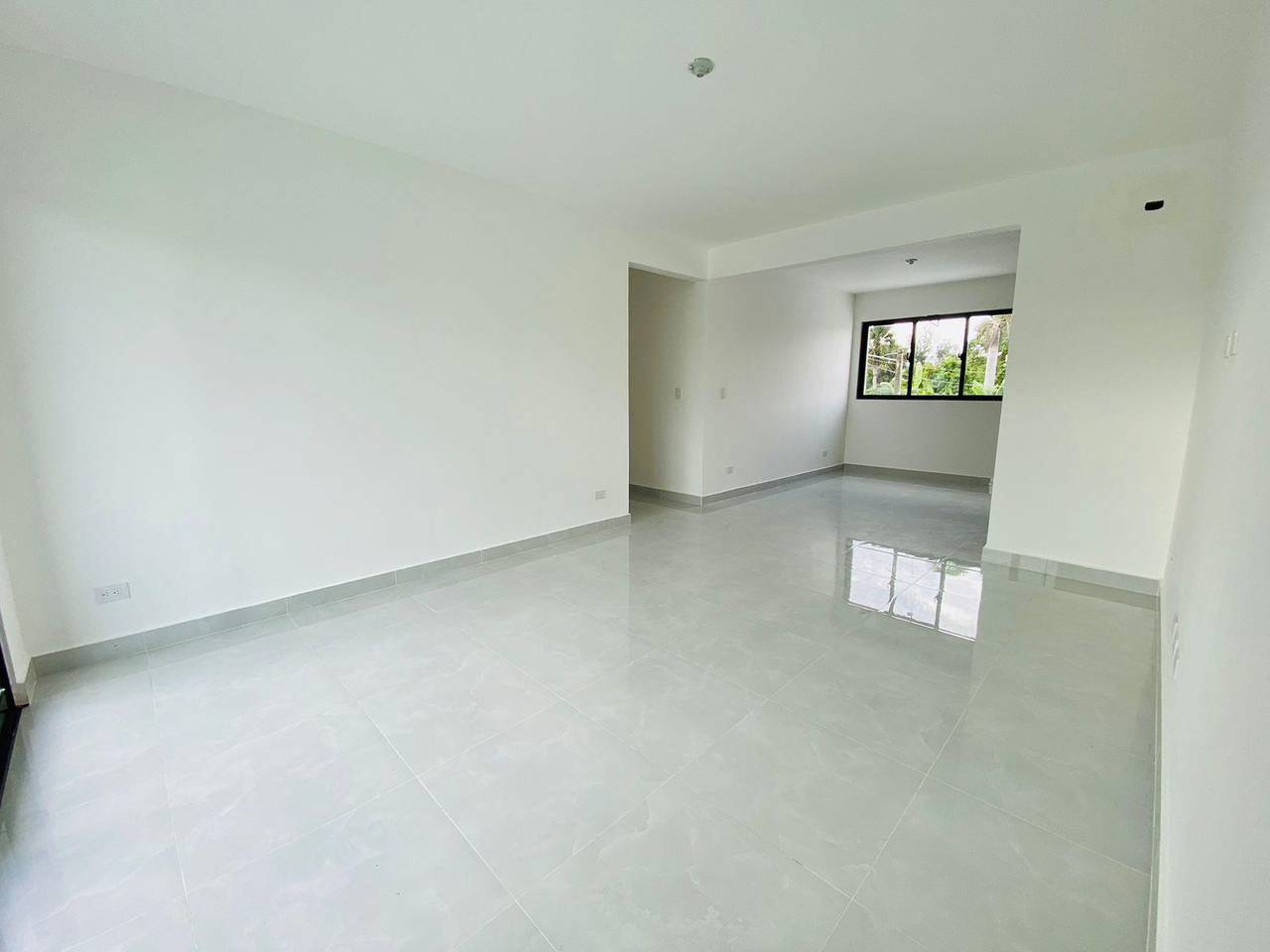 Apartamentos Nuevos con 3 Habitaciones y 2 Parqueos de Venta en la Entrada de Santiago y Próximo al HOMS!
