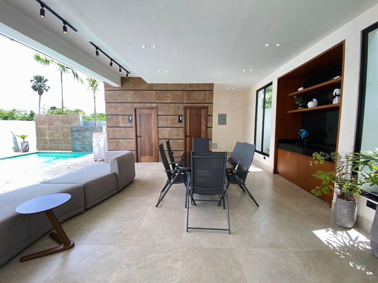 Nuevos y Modernos Apartamentos con 3 Habitaciones, Gimnasio y Piscina de Venta próximo a Los Laureles!
