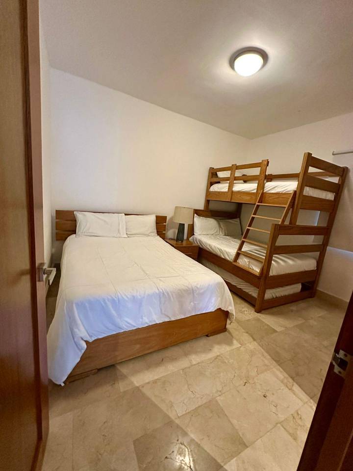 Fantastico apartamento amueblado de 2 habitaciones en Venta, Playa Dorada.