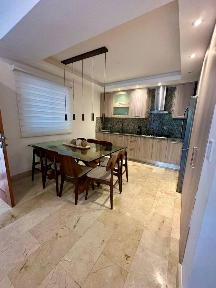 Fantastico apartamento amueblado de 2 habitaciones en Venta, Playa Dorada.