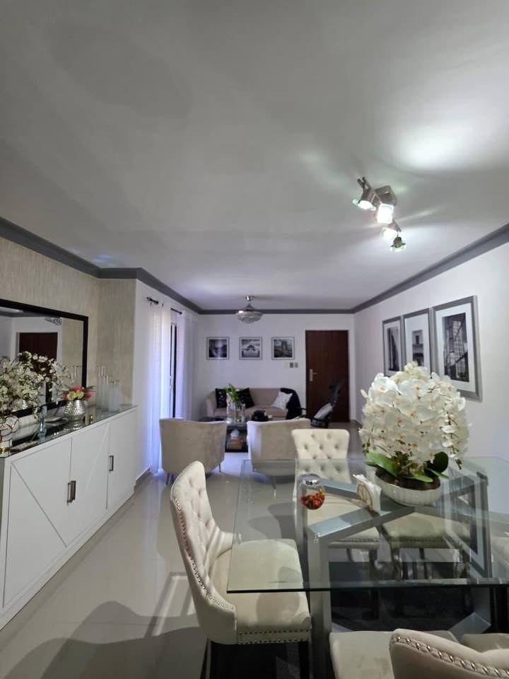 Moderno apartamento en venta, ubicado en la Ave. Hispanoamericana, Santiago de los Caballeros.